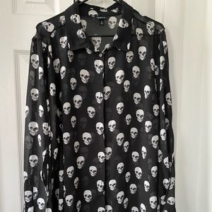 TORRID size 2 Skull tunic top
